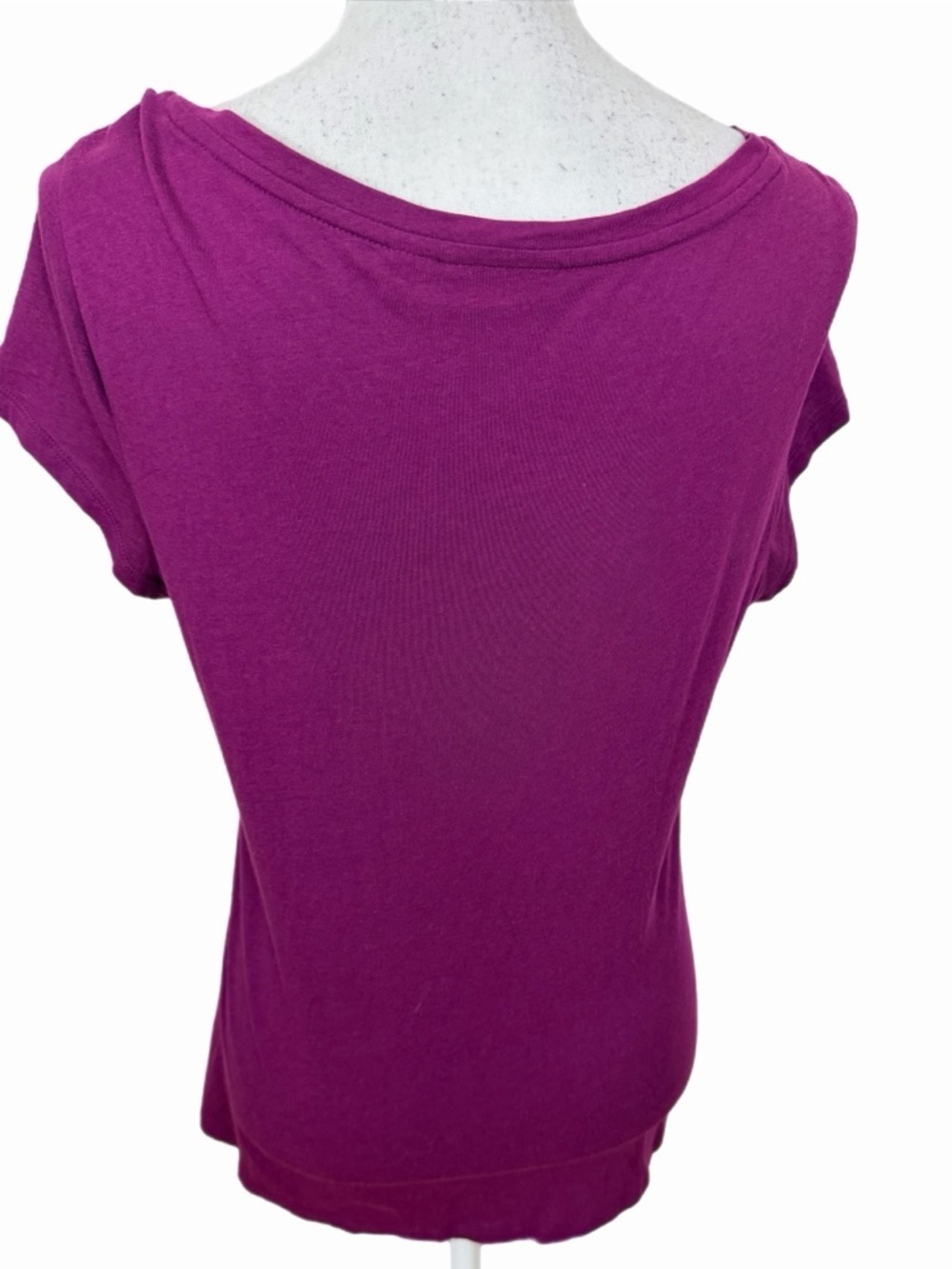 ELLE Ruffle Neck Top Women’s Medium Magenta Short Sleeve Stretch Casual - Picture 5 of 7